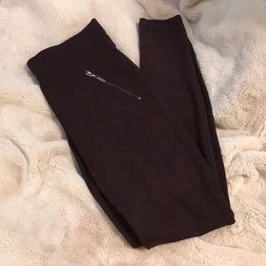 Maddy M maroon Jegging